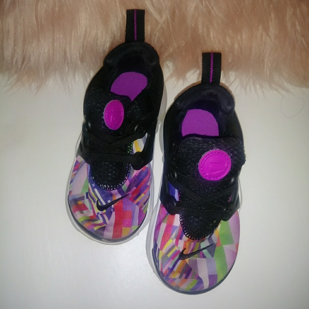 Toddler Nike tennis shoes girls